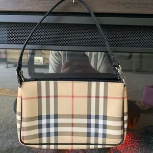 Authentic Burberry Pochette